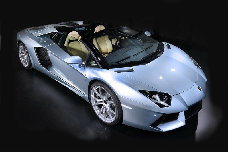 Lamborghini Aventador Roadster  เวอร์ชั่นแรงรับลมของเจ้ากระทิงดุ