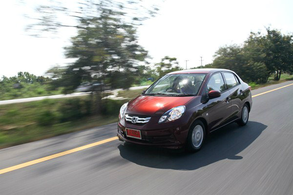 Sanook Drive : Honda Brio Amaze ...สมรรนถนะเกินคาด ความคุ้มค่าที่น่าสนใจ