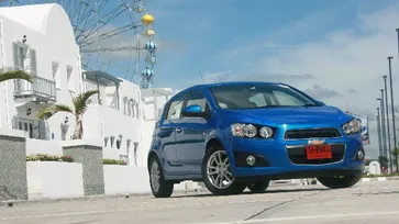 Sanook! Drive : Chevrolet Sonic Hatchback 1.4 LTZ  ...หล่อเหลือร้าย