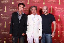 เก็บตกภาพงานPTT THANKS PRESS PARTY 2010 (OSCAR RED CARPET)