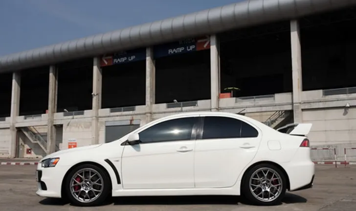 MITSUBISHI LANCER เกียร์ธรรมดา 5 สปีด คันแรกในไทย