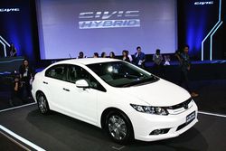 Honda Civic Hybrid ทันสมัยเร้าอารมณ์คนรักโลก