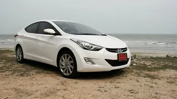 Sanook! Drive : Hyundai Elantra 1.8 GLS  คอมแพ็คคาร์โสมขาว สมรรถนะเร้าอารมณ์