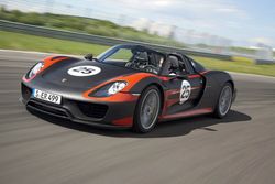 Porsche 918 Spyder สปอร์ตไฮบริด เพื่อสนามเลอมัง