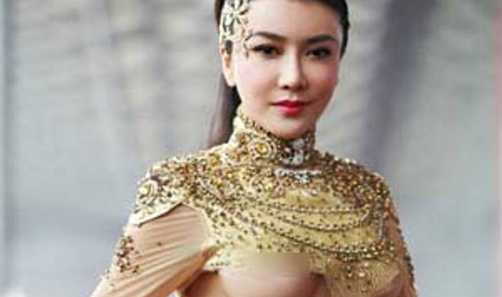 กง เยี่ยเฟย พริตตี้โชว์นม จากเซี่ยงไฮ้มอเตอร์โชว์ 2013