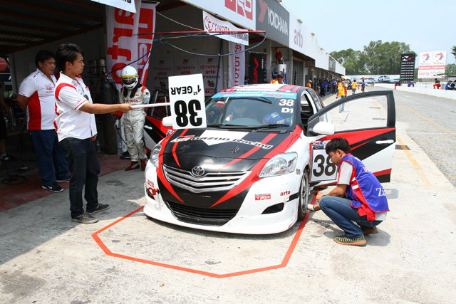 ศึกประลองความอึดรถยนต์ทางเรียบมาราธอน ชิงแชมป์ประเทศไทย“RAAT Thailand Endurance Championship 2013