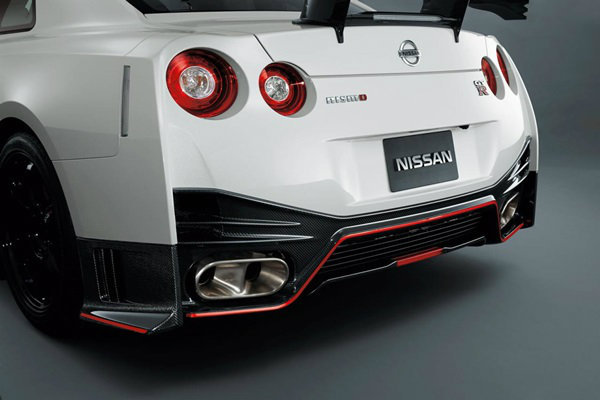 เอาสิ! Nissan GT-R ตั้งราคาแพงกว่าปอร์เช่ 911 เทอร์โบ