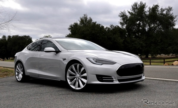 'Tesla Model S' รถสปอร์ตพลังงานไฟฟ้า ได้สิทธิ์จดทะเบียนในจีน ฟรี!