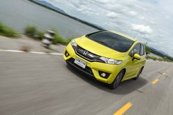 รีวิว All-new Honda Jazz 2014 ใหม่ ซิตี้คาร์ที่เป็นได้ทุกอย่าง!