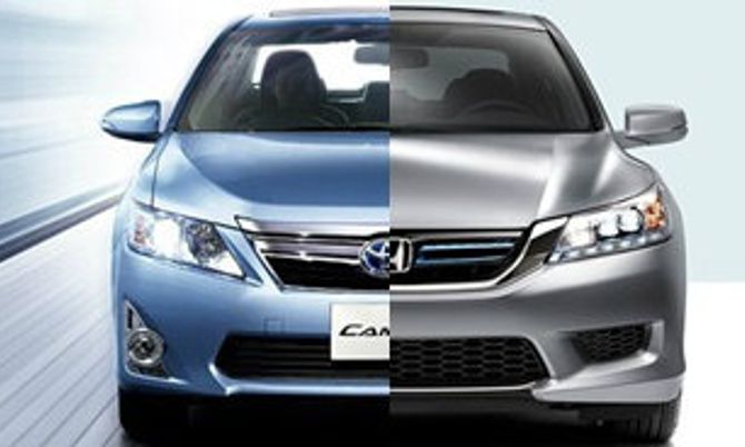 เปรียบเทียบ Toyota Camry Hybrid และ Honda Accord Hybrid