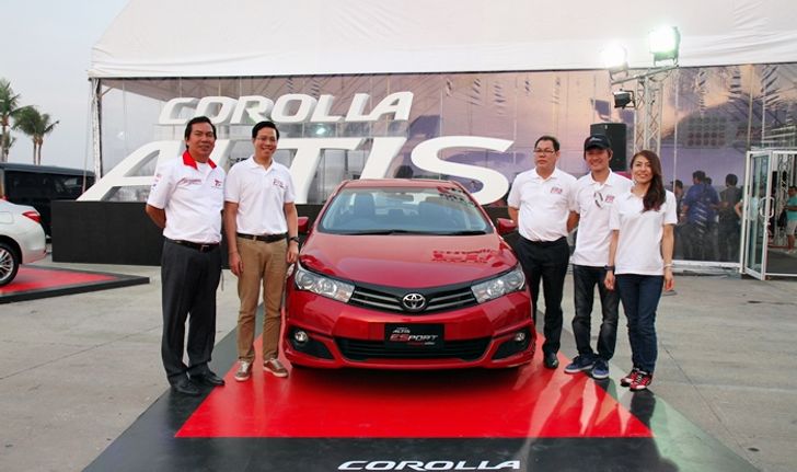 โตโยต้านำสุดยอดนักขับรถระดับโลกลุย 'New Corolla Altis World Pro Challenge' ที่งานมอเตอร์โชว์ 2016