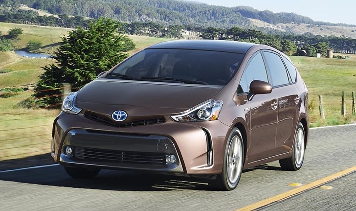 Toyota Prius V ขึ้นแท่นรถยนต์ที่มีไฟหน้าดีที่สุดในสหรัฐฯ