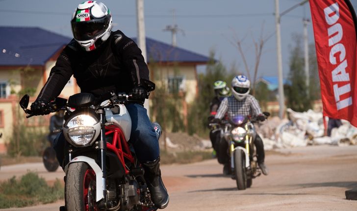 ดูคาติจัดทริป 'Ducati Monster Ride for Nature' ลุยโคลนปลูกป่าชายเลนรักษาสิ่งแวดล้อม
