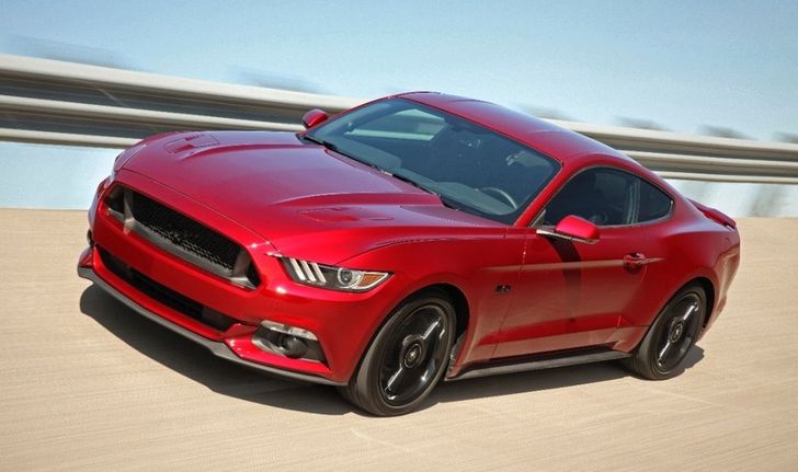 Ford Mustang ขึ้นแท่นรถสปอร์ตขายดีที่สุดในโลก!