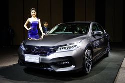 Honda Accord Hybrid ไมเนอร์เชนจ์ใหม่ อัดระบบ Honda SENSING เคาะเริ่ม 1.659 ล้านบาท