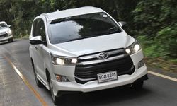 รีวิว 2016 Toyota Innova Crysta 2.8V ใหม่ ปรับหรูยิ่งกว่า-นั่งสบายยิ่งขึ้น