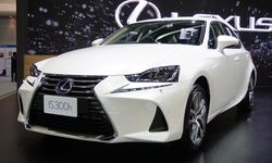 เปิดตัว 2017 Lexus IS ไมเนอร์เชนจ์ใหม่เคาะเริ่ม 3.065 ล้านบาท