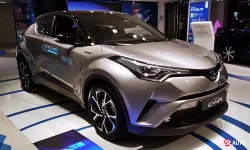 จัดเต็ม! 2017 Toyota C-HR ใหม่ ทั้งภายนอก-ภายใน