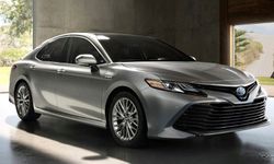 Toyota CAMRY Hybrid ใหม่ เปิดตัวในงานดีทรอยต์มอเตอร์โชว์ 2017