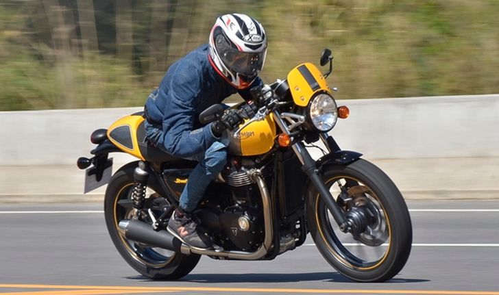 รีวิว Triumph Street Cup และ Bonneville T100 ใหม่ จับสายคลาสสิคและคาเฟ่ ลุยเขาค้อ-ภูทับเบิก