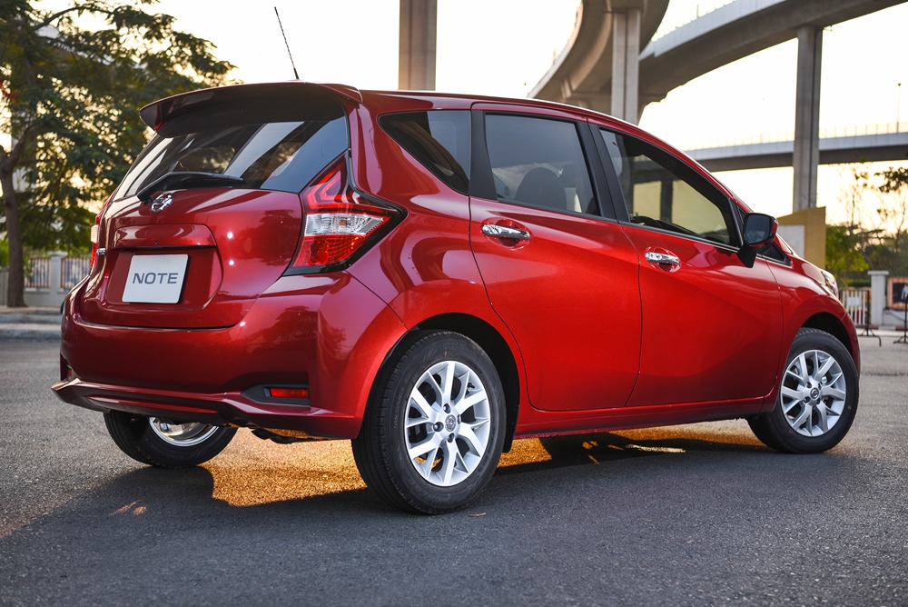 Фото nissan note 2017