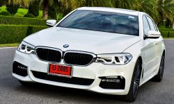 รีวิว BMW 530i M Sport และ 520d Luxury ใหม่ รถหรูขับสนุกพ่วงฟังก์ชั่นสุดล้ำ