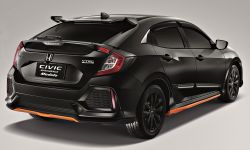 Honda Civic Hatchback 2017 พร้อมชุดแต่ง Modulo เผยโฉมที่งานออโตซาลอน