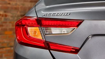 5 จุดเด่นของ Honda Accord 2018 ใหม่ล่าสุด จะน่าซื้อขนาดไหน..?