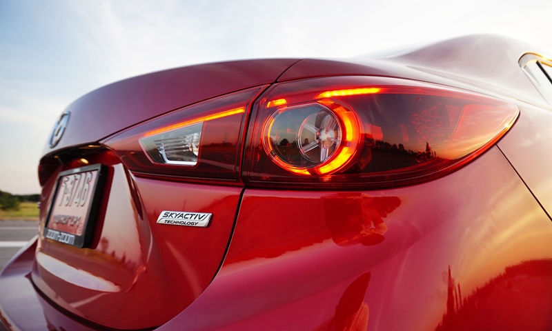 Mazda เตรียมเผยเครื่องยนต์ SKYACTIV-X สะอาดยิ่งกว่ารถไฟฟ้า..!