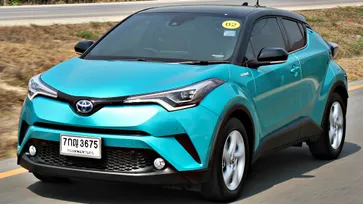 รีวิว Toyota C-HR 2018 ใหม่ ไม่ได้มีดีแค่สวย แต่ขับดีกว่าที่คิดมาก!