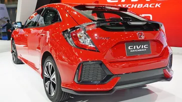 Honda Civic Hatchback 2018 สีแดง Rallye Red เคาะราคาเดิม 1.169 ล้านบาท