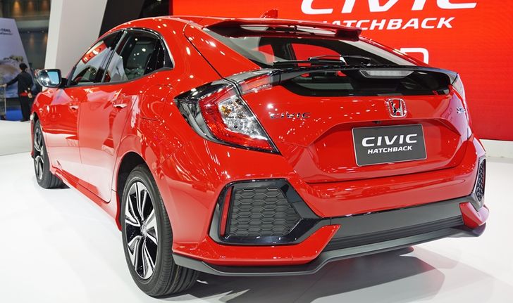 Honda Civic Hatchback 2018 สีแดง Rallye Red เคาะราคาเดิม 1.169 ล้านบาท