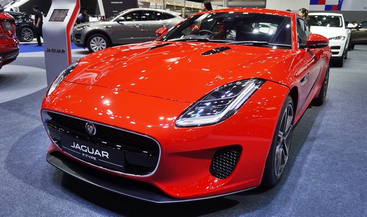 Jaguar F-Type 2.0 2018 ใหม่ ขุมพลัง 300 แรงม้า ราคาเบาๆ 6.999 ล้านบาท