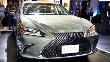 Lexus ES300h 2018 ใหม่ เริ่มวางจำหน่ายแล้วในไทย ราคา 3.59 ล้านบาท