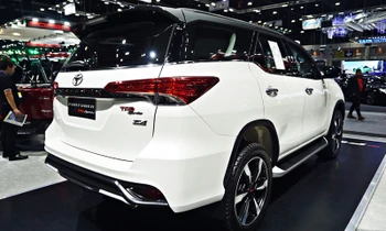Toyota Fortuner TRD Sportivo 2019 รุ่นปรับโฉมใหม่ เคาะราคา 1,719,000 บาท