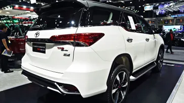 Toyota Fortuner TRD Sportivo 2019 รุ่นปรับโฉมใหม่ เคาะราคา 1,719,000 บาท