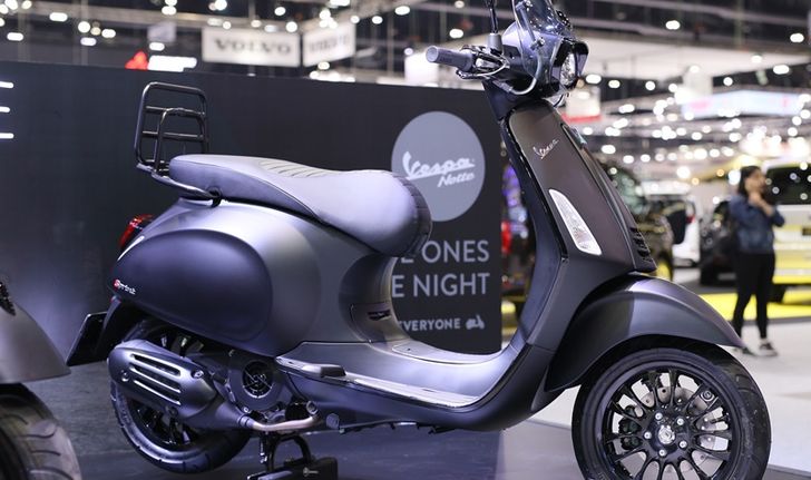 Vespa Sprint 150 i-Get Notte Edition 2019 รุ่นพิเศษสีดำด้าน ราคา 136,900 บาท