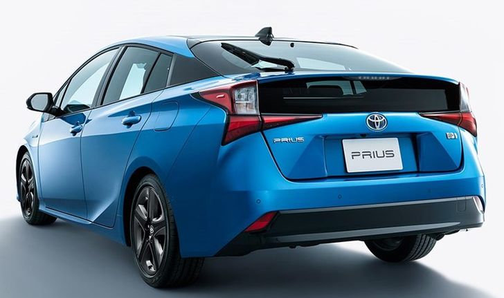 Toyota Prius 2019 ไมเนอร์เชนจ์ใหม่ เคาะราคาเริ่มต้น 728,000 บาทที่ญี่ปุ่น