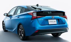 Toyota Prius 2019 ไมเนอร์เชนจ์ใหม่ เคาะราคาเริ่มต้น 728,000 บาทที่ญี่ปุ่น