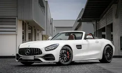 Mercedes-AMG GT C Roadster โฉมใหม่ ความหรูหราที่มาพร้อมฟีลในสนามแข่ง!