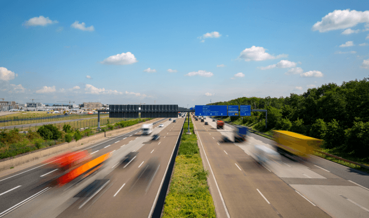 ถนน Autobahn ยังซิ่งได้ แม้มีข้อเสนอให้มีกฎหมายจำกัดความเร็ว