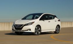 Nissan Leaf 2020 อัปเกรดเพียบ! ทัชสกรีนยาวขึ้น แถมเพิ่มฟีเจอร์ความปลอดภัย