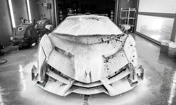 ต้องปราณีตเบอร์ไหน? ชมการล้าง Lamborghini Veneno ซูเปอร์คาร์ราคา 112 ล้าน