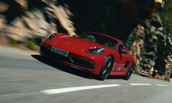 Porsche 718 GTS 4.0 แรงบันดาลใจจากรุ่นพี่ สู่ตัวแรง 2 รุ่นย่อย