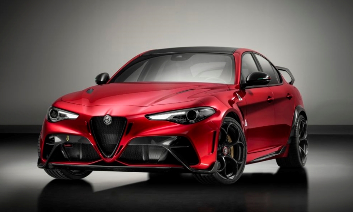 รถในตำนานคืนชีพ! Alfa Romeo Giulia Quadrifoglio GTA ทรงพลัง 540 แรงม้า