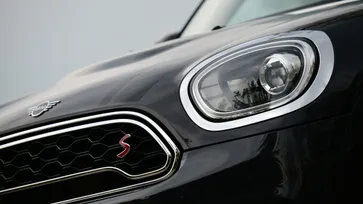 MINI Cooper S Countryman Hightrim คลาสสิคเหมือนเดิม เพิ่มเติมคือระบบเกียร์ใหม่