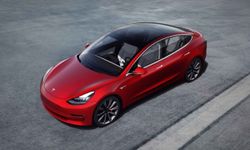 ไม่รอด! โจรถูกขังไว้ใน Tesla Model 3 หลังเจ้าของรถใช้สมาร์ตโฟนล็อกประตู