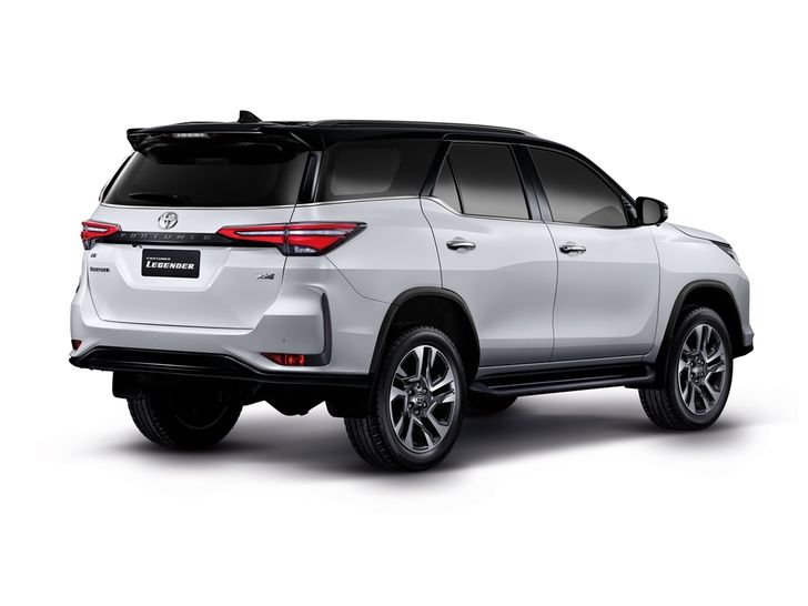 Toyota Fortuner รุ่น Legender