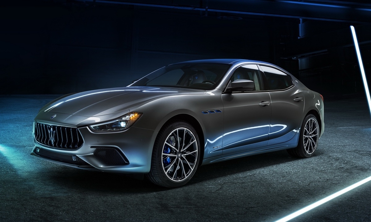 สุดเร้าใจ! Maserati Ghibli Hybrid พลิกโฉมสู่ซูเปอร์คาร์ระบบไฮบริดเป็นครั้งแรก