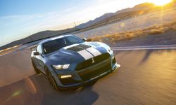 เร็วทะลุ 800 แรงม้า! ยลโฉม Ford Mustang Shelby GT500 รถสปอร์ตสมรรถนะสูง